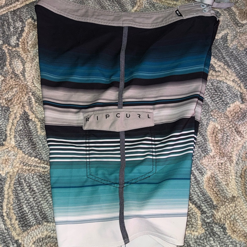 Geometric Patterned Shorts with Drawstring - Picture 12 of 12